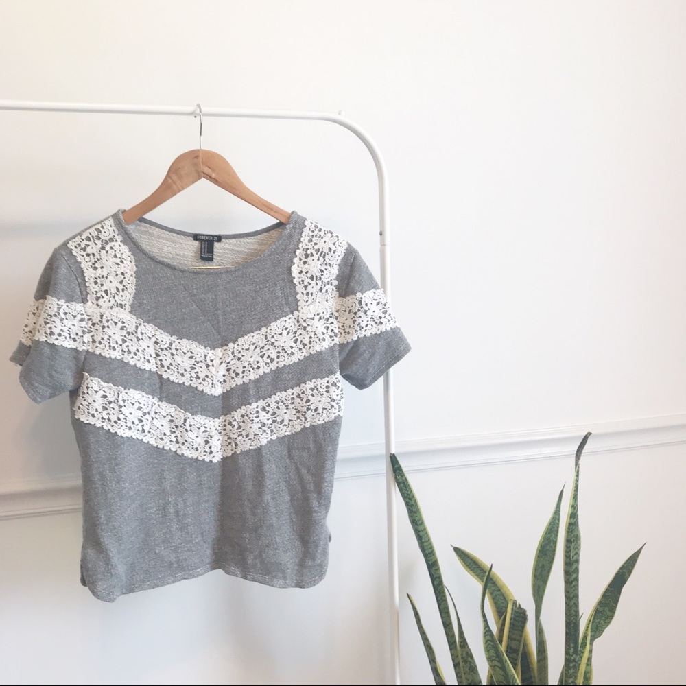 🚌 Forever 21 | Grey Lace Cream Top Blouse M